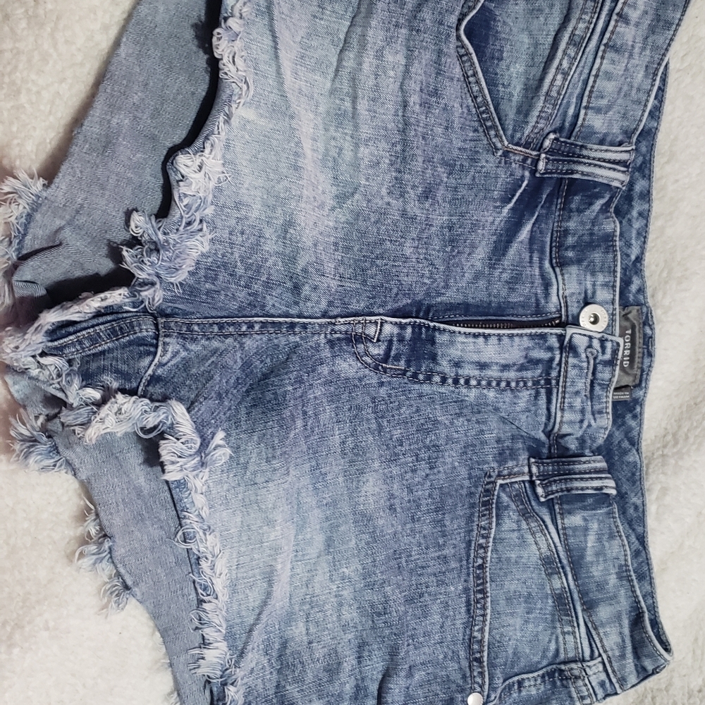 Acid wash short shorts
